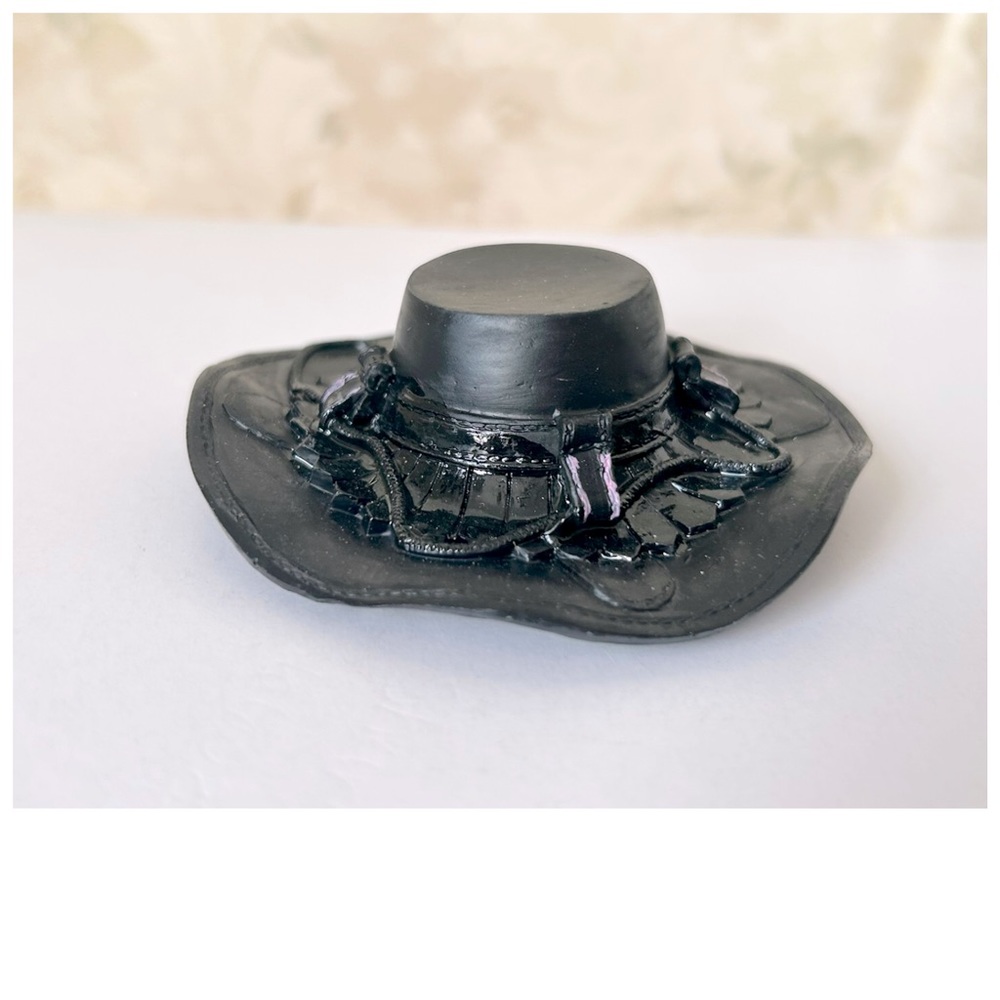 Sculptured, miniature hat
